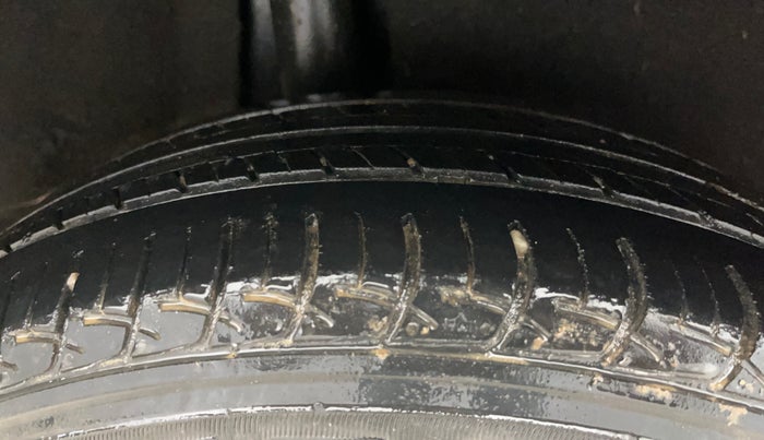 2018 Maruti Baleno DELTA PETROL 1.2, Petrol, Manual, 57,999 km, Right Rear Tyre Tread