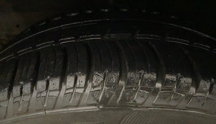 2014 Hyundai Grand i10 SPORTZ 1.2 KAPPA VTVT, Petrol, Manual, 41,802 km, Left Front Tyre Tread