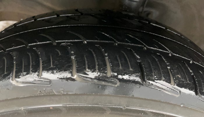 2017 Maruti Wagon R 1.0 VXI, Petrol, Manual, 43,590 km, Left Front Tyre Tread