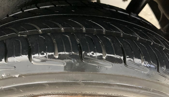 2017 Maruti Wagon R 1.0 VXI, Petrol, Manual, 43,590 km, Left Rear Tyre Tread