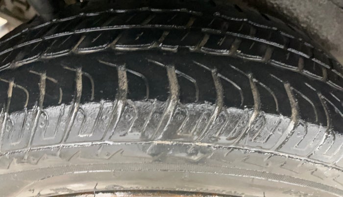 2017 Maruti Wagon R 1.0 VXI, Petrol, Manual, 43,590 km, Right Rear Tyre Tread