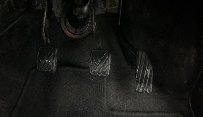 2017 Maruti Wagon R 1.0 VXI, Petrol, Manual, 43,590 km, Pedals