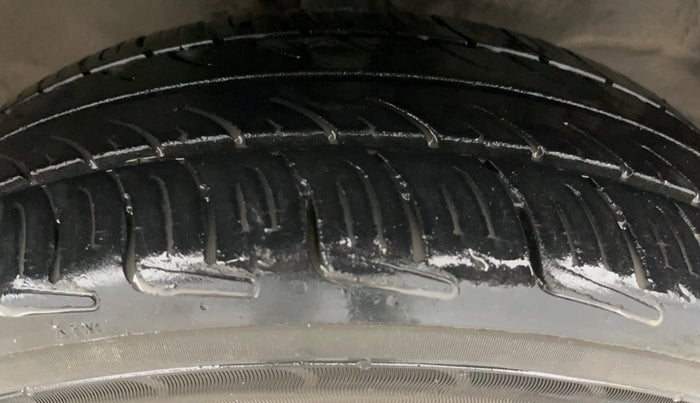 2017 Maruti Wagon R 1.0 VXI, Petrol, Manual, 43,590 km, Right Front Tyre Tread