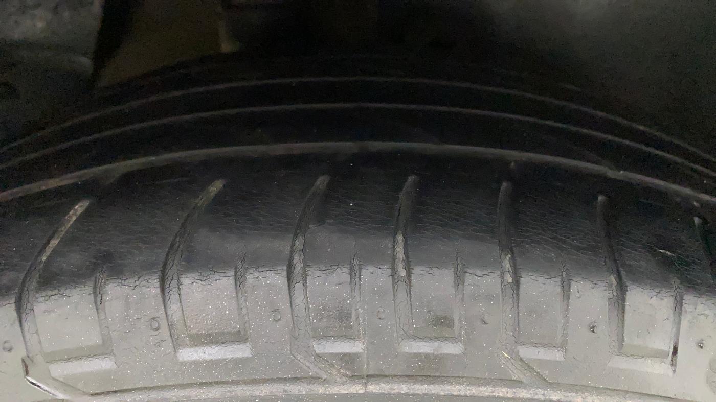 2018 Hyundai Creta SX AT 1.6 PETROL, Petrol, Automatic, 85,031 km, Right Rear Tyre Tread