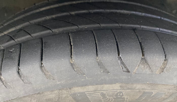 2018 Maruti Baleno ALPHA PETROL 1.2, Petrol, Manual, 48,028 km, Right Front Tyre Tread