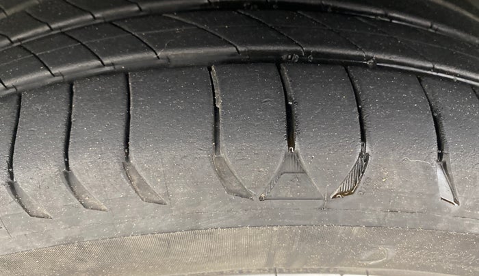 2018 Maruti Baleno ALPHA PETROL 1.2, Petrol, Manual, 48,028 km, Left Front Tyre Tread