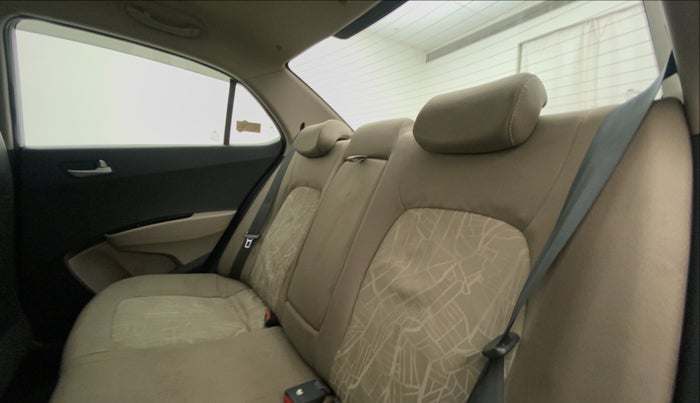 2014 Hyundai Xcent S 1.2, Petrol, Manual, 1,19,586 km, Right Side Rear Door Cabin