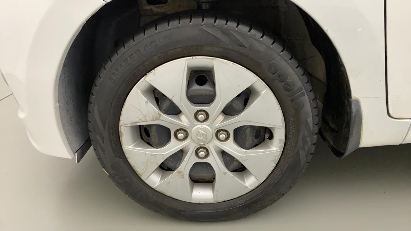2014 Hyundai Xcent S 1.2, Petrol, Manual, 1,19,586 km, Left Front Wheel