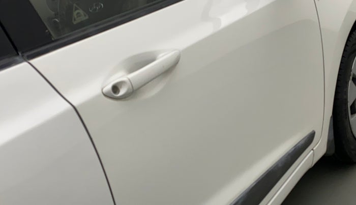 2014 Hyundai Xcent S 1.2, Petrol, Manual, 1,19,586 km, Driver-side door - Slightly dented