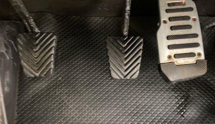 2017 Hyundai Verna 1.6 VTVT SX, Petrol, Manual, 73,546 km, Pedals