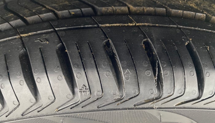 2017 Hyundai Verna 1.6 VTVT SX, Petrol, Manual, 73,546 km, Right Rear Tyre Tread