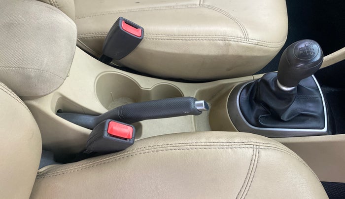 2017 Hyundai Verna 1.6 VTVT SX, Petrol, Manual, 73,546 km, Gear Lever