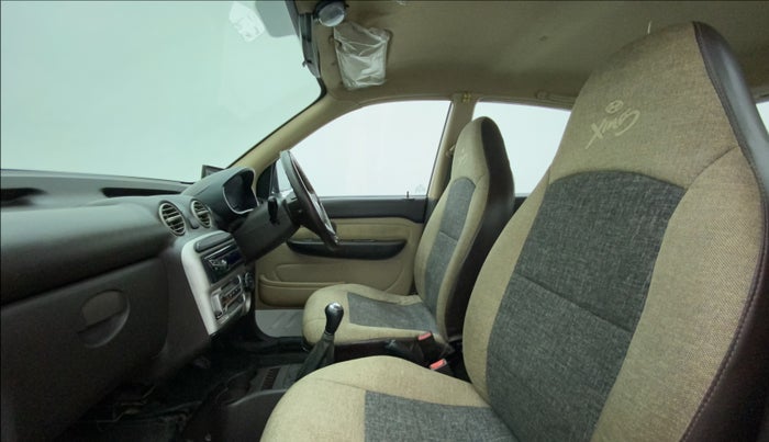 2014 Hyundai Santro Xing GL PLUS, Petrol, Manual, 1,00,142 km, Right Side Front Door Cabin
