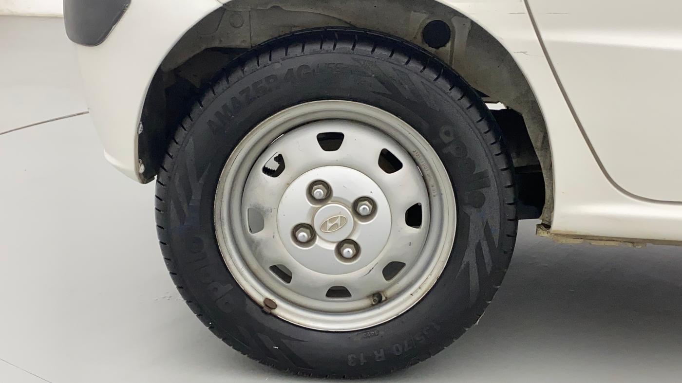 2014 Hyundai Santro Xing GL PLUS, Petrol, Manual, 1,00,142 km, Right Rear Wheel