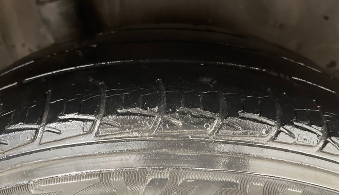 2015 Honda Amaze 1.2L I-VTEC S, Petrol, Manual, 70,152 km, Right Rear Tyre Tread