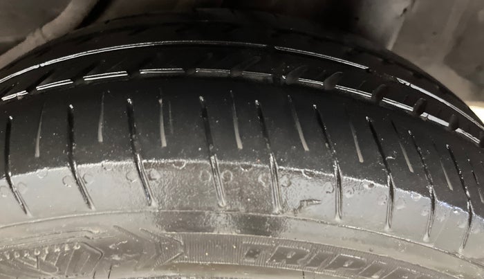 2015 Honda Amaze 1.2L I-VTEC S, Petrol, Manual, 70,152 km, Left Rear Tyre Tread