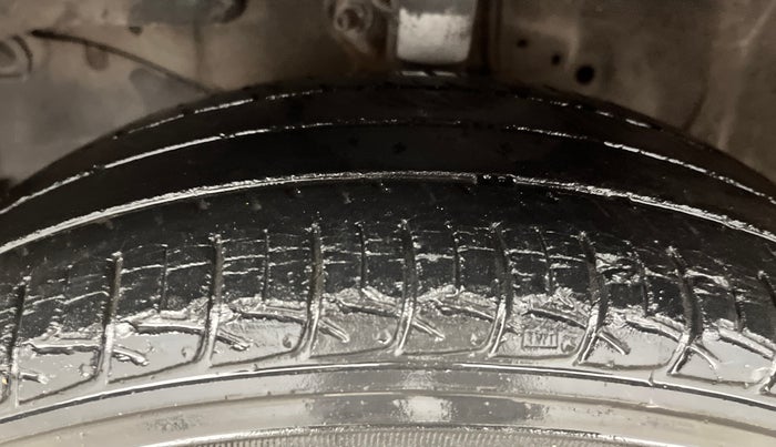 2015 Honda Amaze 1.2L I-VTEC S, Petrol, Manual, 70,152 km, Left Front Tyre Tread