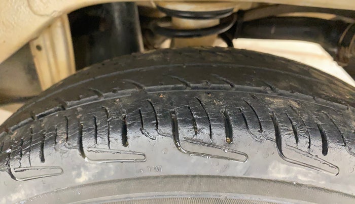 2014 Maruti Alto 800 LXI, Petrol, Manual, 93,664 km, Left Rear Tyre Tread