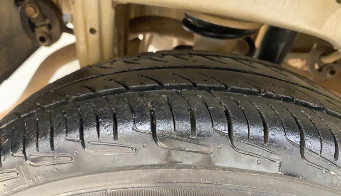 2014 Maruti Alto 800 LXI, Petrol, Manual, 93,664 km, Right Rear Tyre Tread