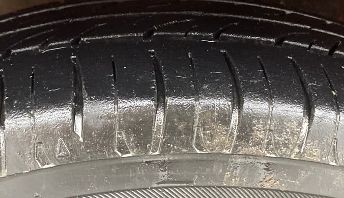 2014 Maruti Alto K10 VXI, Petrol, Manual, 38,973 km, Left Front Tyre Tread