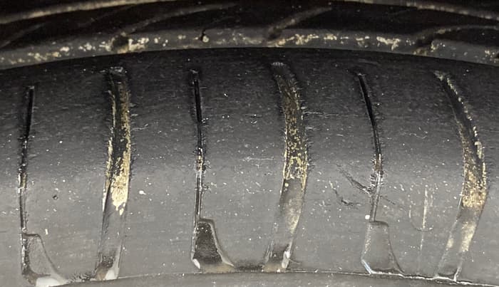 2014 Maruti Alto K10 VXI, Petrol, Manual, 38,973 km, Right Front Tyre Tread