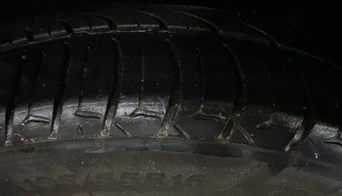 2018 Hyundai Verna 1.6 SX (O) CRDI MT, Diesel, Manual, 85,205 km, Right Front Tyre Tread