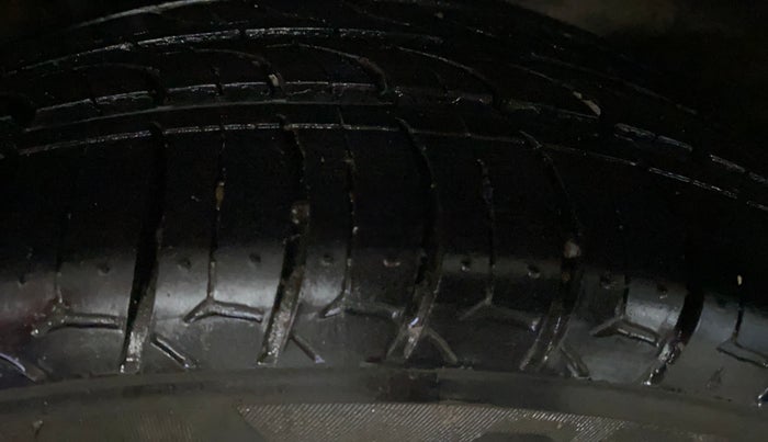 2018 Hyundai Verna 1.6 SX (O) CRDI MT, Diesel, Manual, 85,205 km, Right Rear Tyre Tread