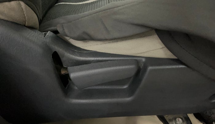 2015 Maruti Alto K10 VXI (O), Petrol, Manual, 84,540 km, Driver Side Adjustment Panel