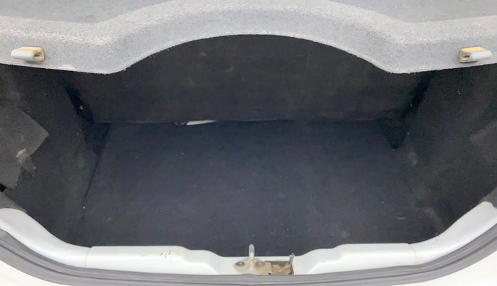 2018 Tata Tiago XZ PETROL, Petrol, Manual, 64,730 km, Boot Inside