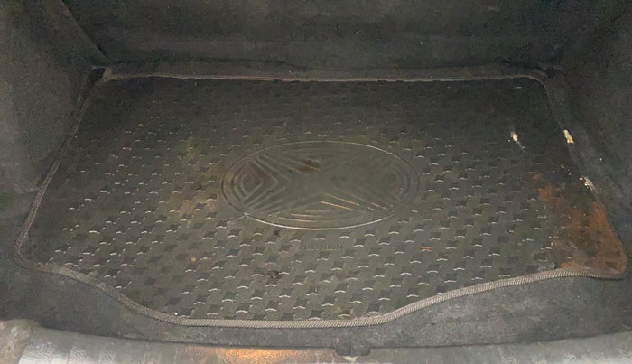 2014 Maruti Swift Dzire VDI, Diesel, Manual, 96,897 km, Boot Inside