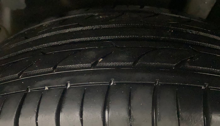 2014 Maruti Swift Dzire VDI, Diesel, Manual, 96,897 km, Left Rear Tyre Tread