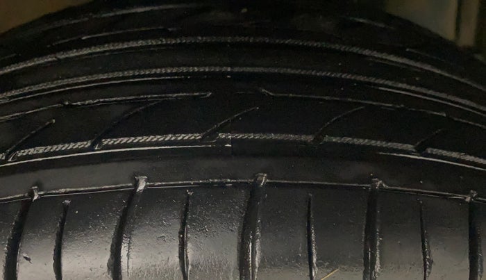 2014 Maruti Swift Dzire VDI, Diesel, Manual, 96,897 km, Right Front Tyre Tread