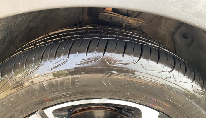 2022 MG ASTOR SHARP 1.5 CVT, Petrol, Automatic, 10,840 km, Left Front Tyre Tread