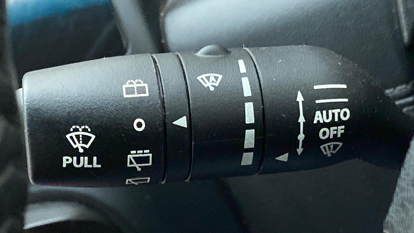 2018 Tata Hexa Varicor 400 XTA, Diesel, Automatic, 45,372 km, Rain Sensing Wipers