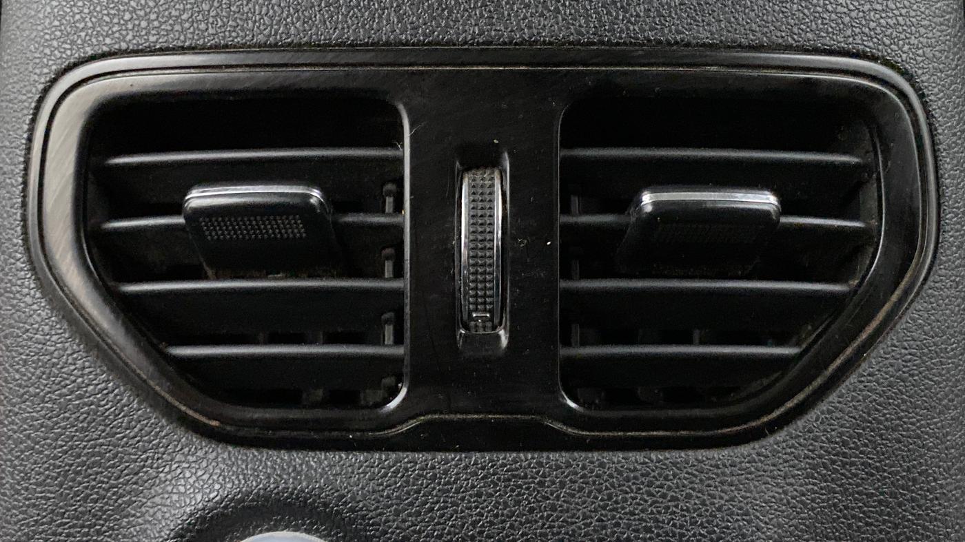 2018 Tata Hexa Varicor 400 XTA, Diesel, Automatic, 45,372 km, Rear AC Vents