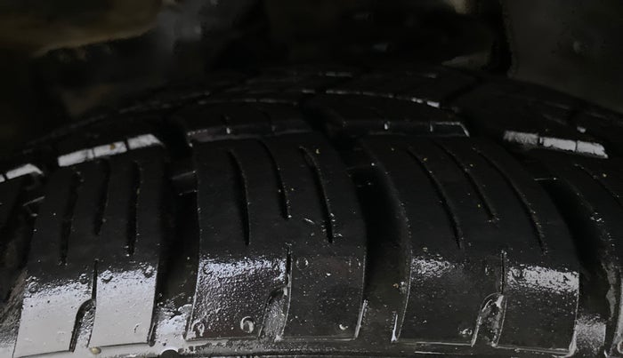2018 Tata Hexa Varicor 400 XTA, Diesel, Automatic, 45,372 km, Right Front Tyre Tread