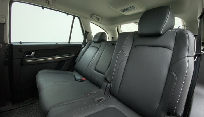 2018 Tata Hexa Varicor 400 XTA, Diesel, Automatic, 45,372 km, Reclining Back Row Seats