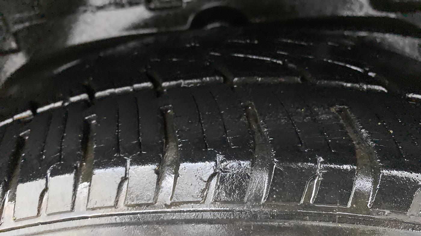 2018 Tata Hexa Varicor 400 XTA, Diesel, Automatic, 45,372 km, Left Rear Tyre Tread