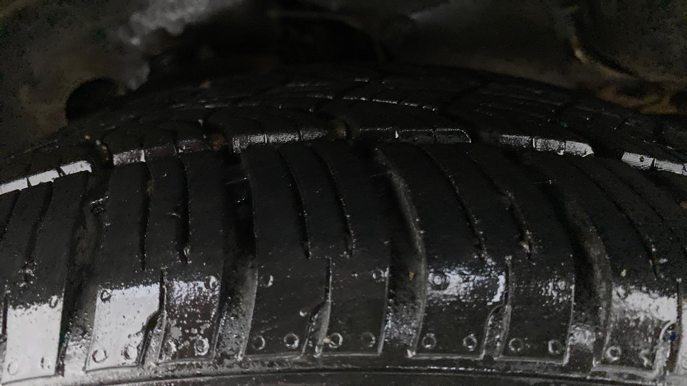 2018 Tata Hexa Varicor 400 XTA, Diesel, Automatic, 45,372 km, Left Front Tyre Tread