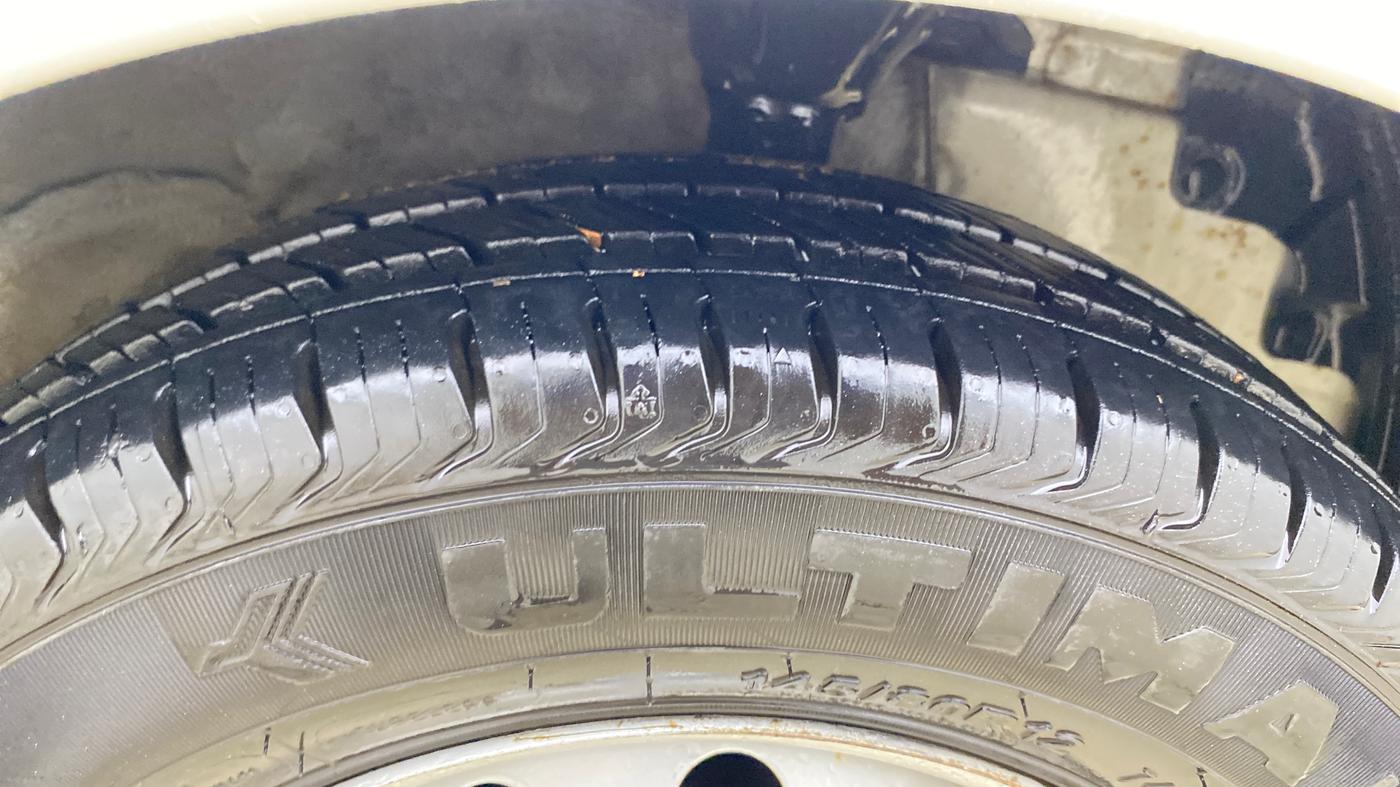 2015 Hyundai Eon D-LITE+, Petrol, Manual, 26,833 km, Right Front Tyre Tread