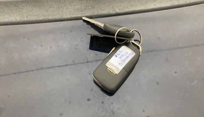 2019 Tata TIGOR XZ PLUS PETROL, Petrol, Manual, 53,991 km, Key Close Up