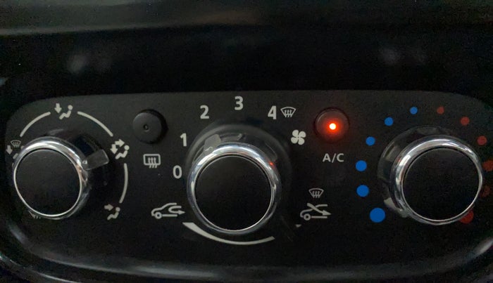 2015 Renault Duster RXL PETROL, Petrol, Manual, 56,809 km, AC Unit - Directional switch has minor damage