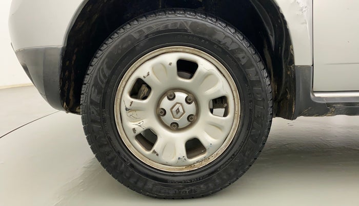 2015 Renault Duster RXL PETROL, Petrol, Manual, 56,809 km, Left Front Wheel