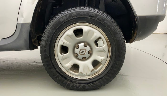 2015 Renault Duster RXL PETROL, Petrol, Manual, 56,809 km, Left Rear Wheel