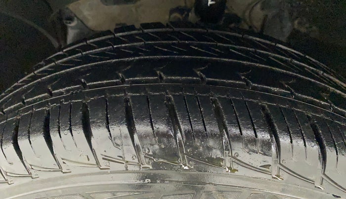 2015 Renault Duster RXL PETROL, Petrol, Manual, 56,809 km, Left Front Tyre Tread