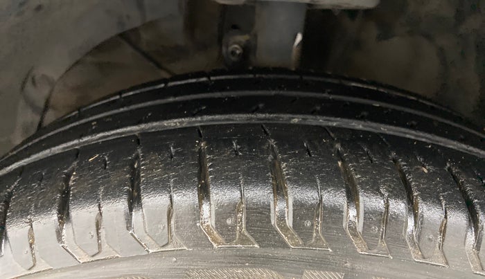 2019 Maruti Ertiga ZXI AT SHVS, Petrol, Automatic, 33,413 km, Left Front Tyre Tread