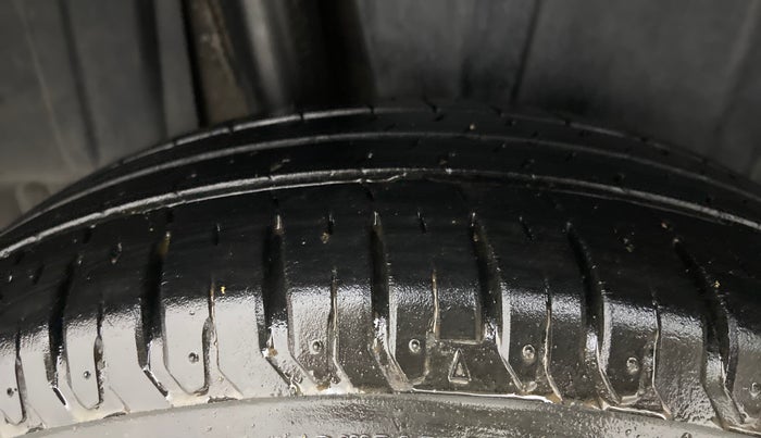 2019 Maruti Ertiga ZXI AT SHVS, Petrol, Automatic, 33,413 km, Right Rear Tyre Tread