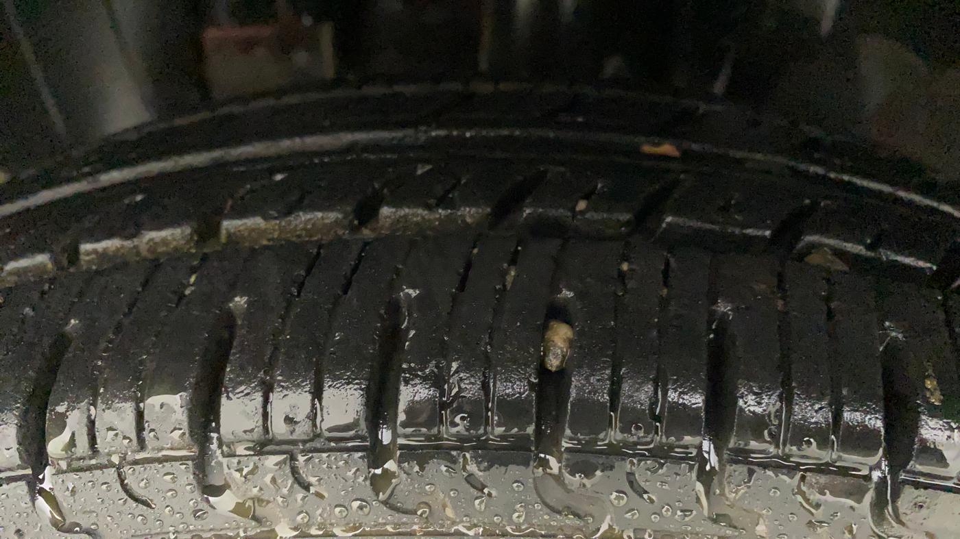 2019 Renault Kwid RXT 1.0 AMT (O), Petrol, Automatic, 20,219 km, Left Front Tyre Tread