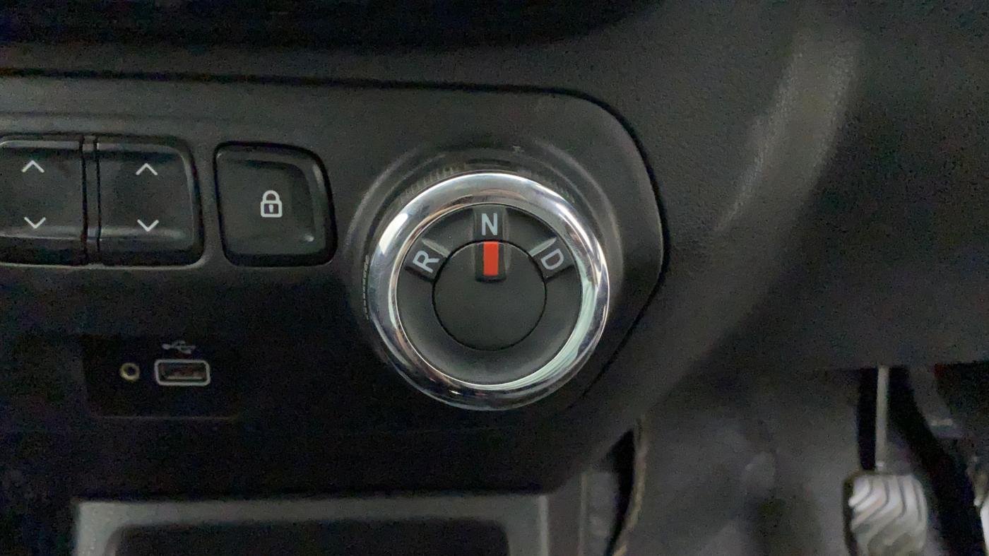 2019 Renault Kwid RXT 1.0 AMT (O), Petrol, Automatic, 20,219 km, Gear Lever