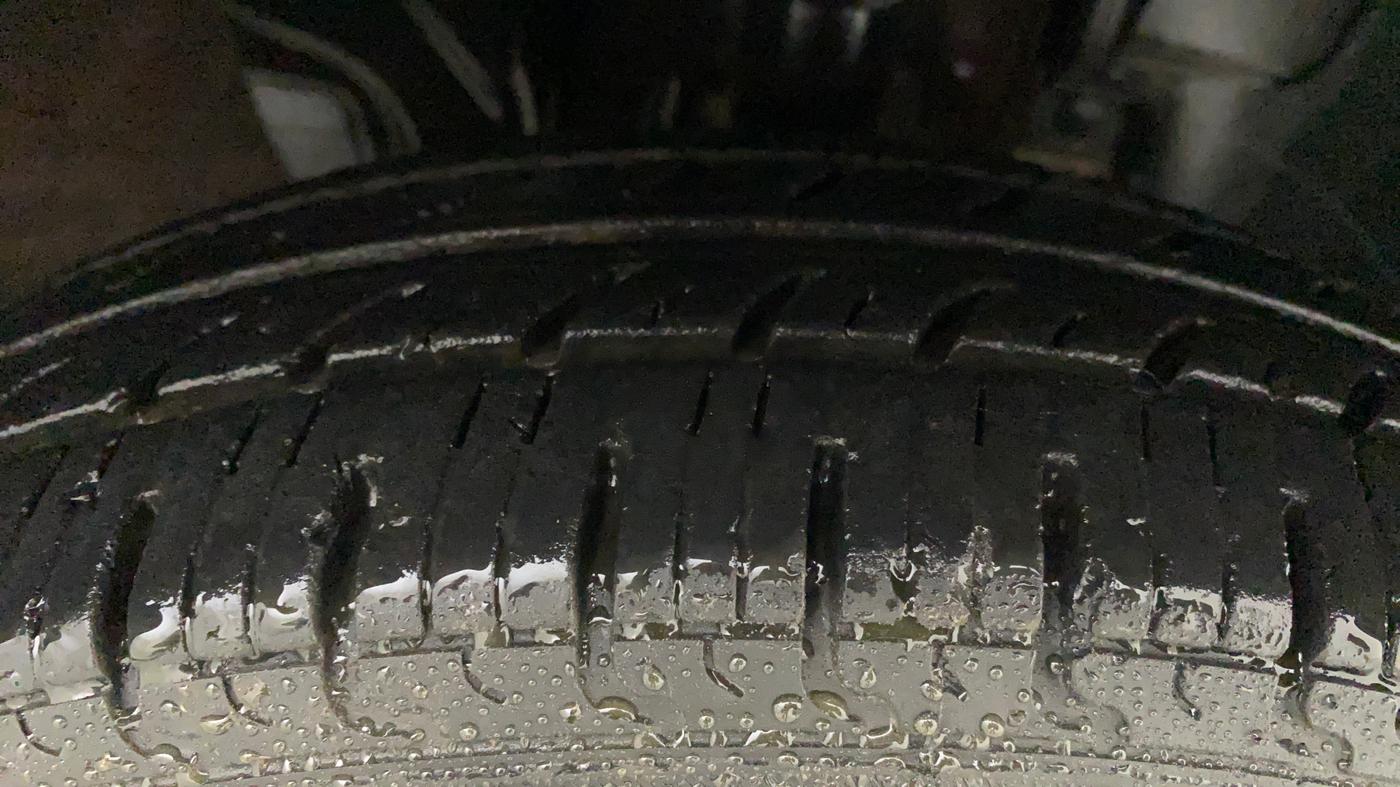 2019 Renault Kwid RXT 1.0 AMT (O), Petrol, Automatic, 20,219 km, Right Front Tyre Tread